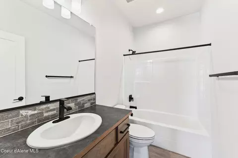 Bath - 1067 E Percival Ave, Post Falls, ID 83854 photo 1 of 3