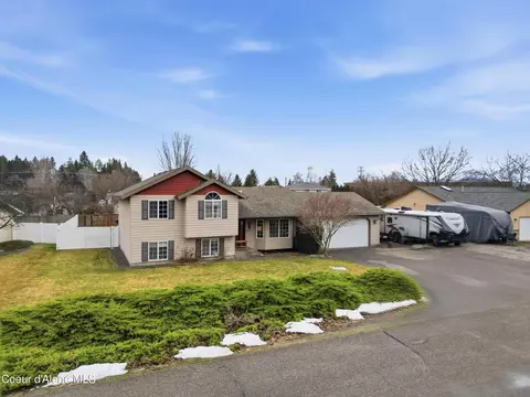858 E Maple Pl, Hayden, ID 83835