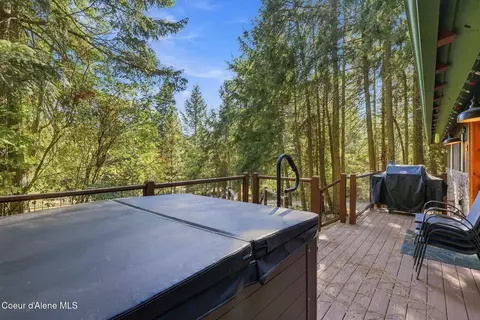 Exterior - 1013 Mountain View Dr, Sandpoint, ID 83864 photo 12 of 13