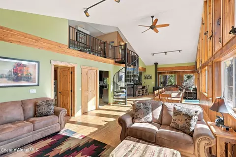 Living - 1013 Mountain View Dr, Sandpoint, ID 83864 photo 5 of 5