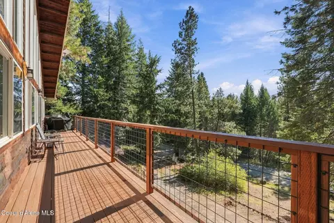 Exterior - 1013 Mountain View Dr, Sandpoint, ID 83864 photo 7 of 13