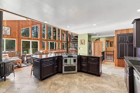 Kitchen - 1013 Mountain View Dr, Sandpoint, ID 83864 photo 2 of 11