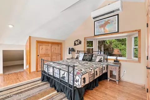 Bedroom - 1013 Mountain View Dr, Sandpoint, ID 83864 photo 3 of 12