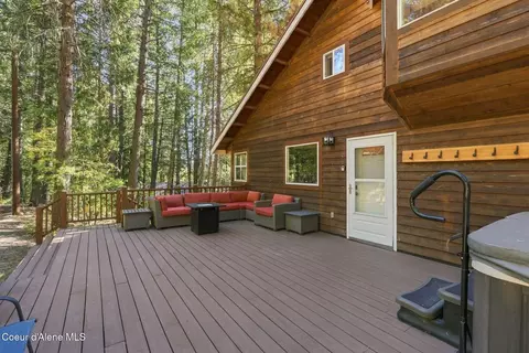 Exterior - 1013 Mountain View Dr, Sandpoint, ID 83864 photo 5 of 13