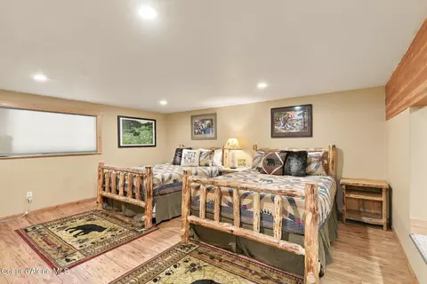 Bedroom - 1013 Mountain View Dr, Sandpoint, ID 83864 photo 5 of 12