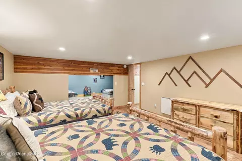 Bedroom - 1013 Mountain View Dr, Sandpoint, ID 83864 photo 6 of 12