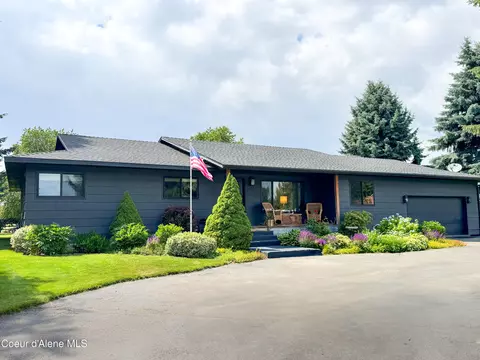 9481 N Chateaux Dr, Hayden, ID 83835