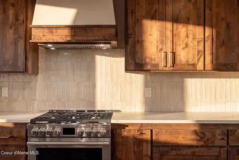 Kitchen - 1971 E Yellow Pine Ave, Athol, ID 83801 photo 6 of 7