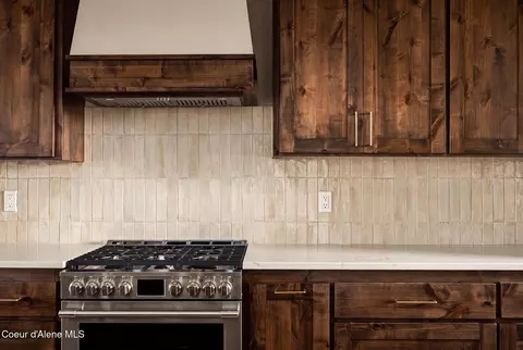 Kitchen - 1971 E Yellow Pine Ave, Athol, ID 83801 photo 4 of 7
