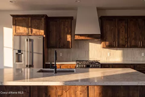 Kitchen - 1971 E Yellow Pine Ave, Athol, ID 83801 photo 2 of 7