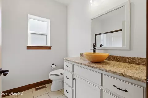 Bath - 3302 W Magistrate Loop, Hayden, ID 83835 photo 4 of 4