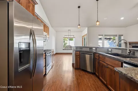 Kitchen - 3302 W Magistrate Loop, Hayden, ID 83835 photo 1 of 2