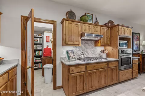 Kitchen - 673 E Arena Loop, Hayden, ID 83835 photo 3 of 4
