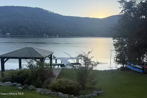 155 Beltane Pl, Sagle, ID 83860