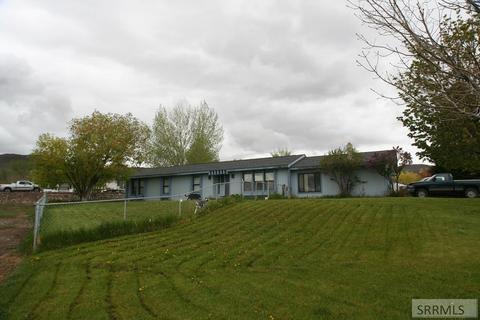 310 E Summit Cir, Challis, ID 83226 photo 1