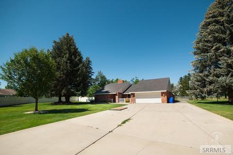 29 W Sunset Cir, Rexburg, ID 83440 photo 1