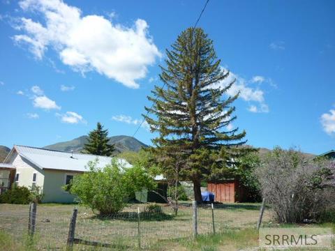 320 S 4th St, Challis, ID 83226 photo 1
