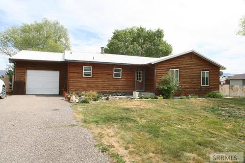 811 S 12th E, Challis, ID 83226 photo 1