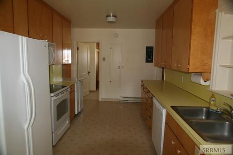 301 S 3rd St, Challis, ID 83226 photo 5