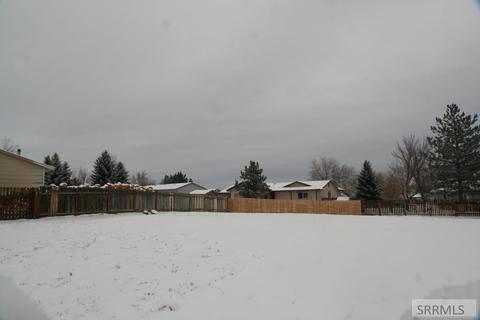 911 S 10th St, Challis, ID 83226 photo 1