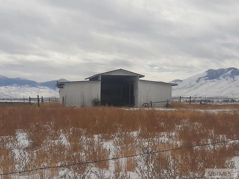 979 Stephens Rd, Challis, ID 83226 photo 1
