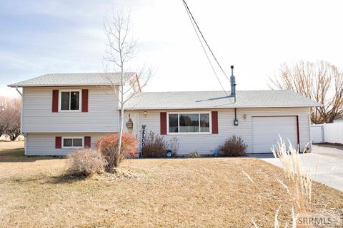 950 E Harmony Dr, Blackfoot, ID 83221 photo 1