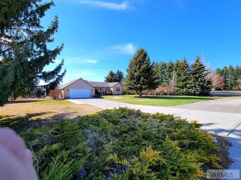 1050 S 2nd E, Rexburg, ID 83440 photo 1