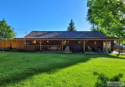 710 Courthouse Dr, Salmon, ID 83467 photo 1