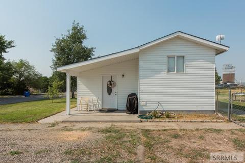 326 1st E, Ririe, ID 83443 photo 1