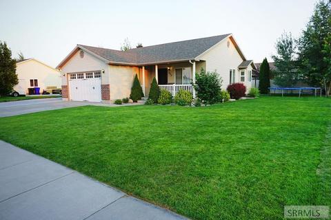 775 Pinehaven St, Rexburg, ID 83440 photo 1