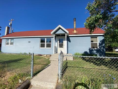 200 S 3rd St, Challis, ID 83226 photo 1