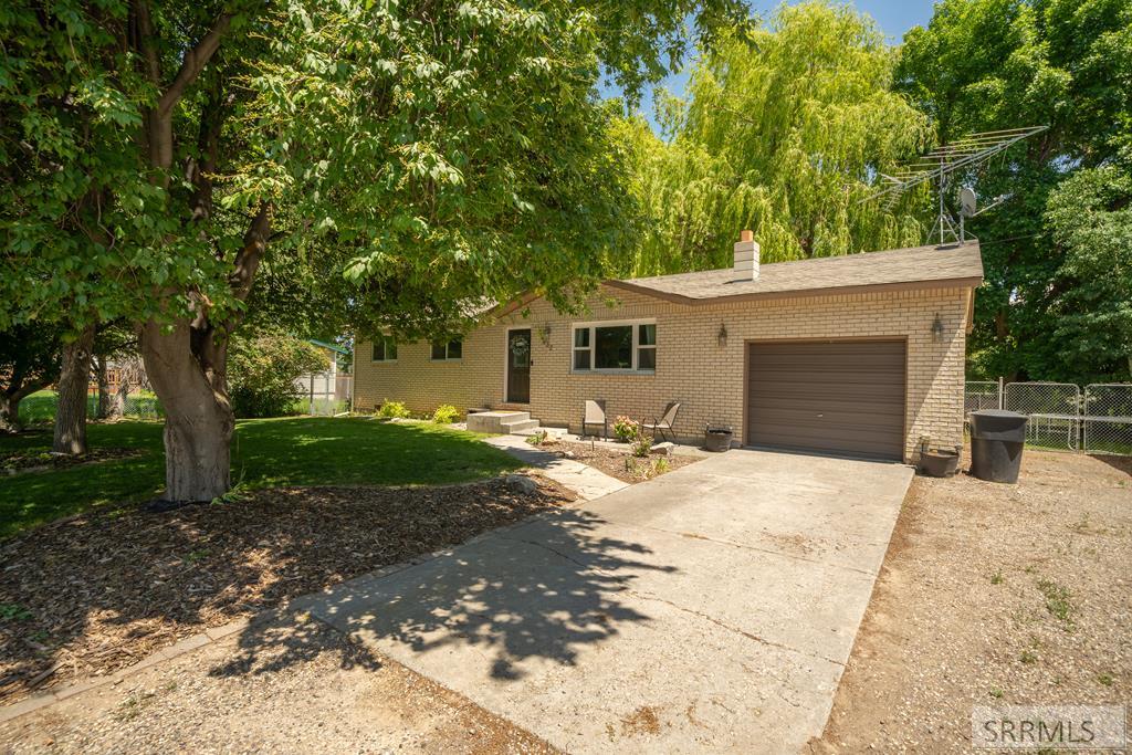 632 N 3rd W, Rigby, ID 83442 photo 1