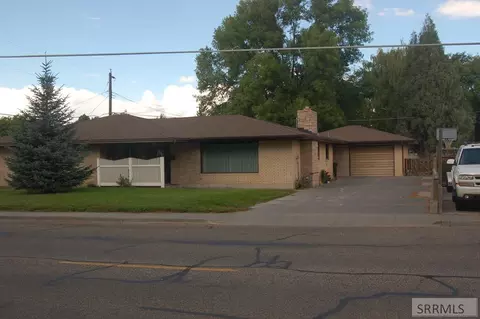1065 E Walker St, Blackfoot, ID 83221 photo 1
