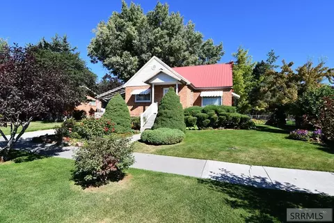 425 E Main St, Saint Anthony, ID 83445 photo 1