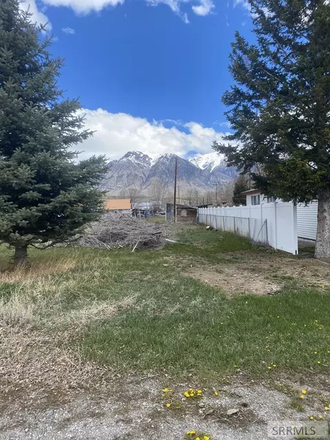 516 Spruce St, Mackay, ID 83251 photo 1