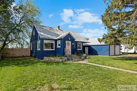 246 E 10th St, Saint Anthony, ID 83445 photo 1