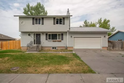 800 S Matchpoint Dr, Ammon, ID 83406 photo 1