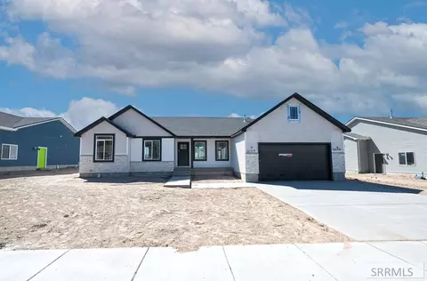 4602 Rustle Rd, Ammon, ID 83406 photo 1