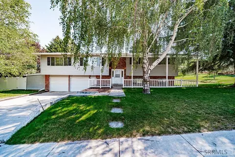 285 Shoshone Ave, Rexburg, ID 83440 photo 1