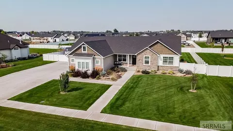 5137 Demott St, Iona, ID 83427 photo 1