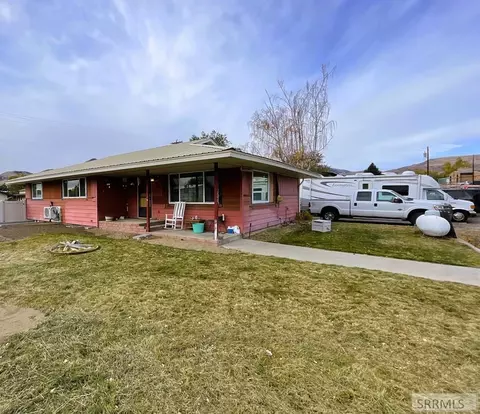 200 S 10th St, Challis, ID 83226 photo 1