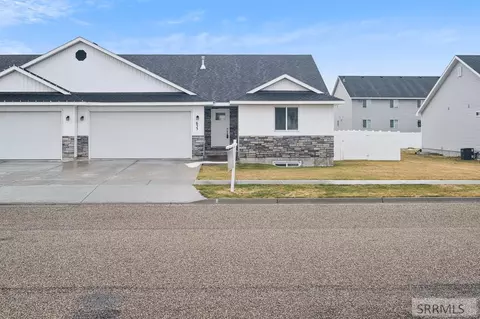 633 Lincoln St, Rigby, ID 83442 photo 1