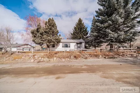 422 Yvonne St, Arco, ID 83213 photo 1