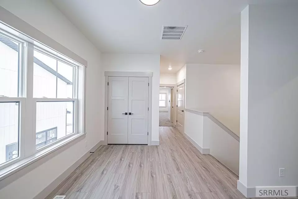 Entry Way - 5107 N Beach Dr, Idaho Falls, ID 83401 photo 1 of 1