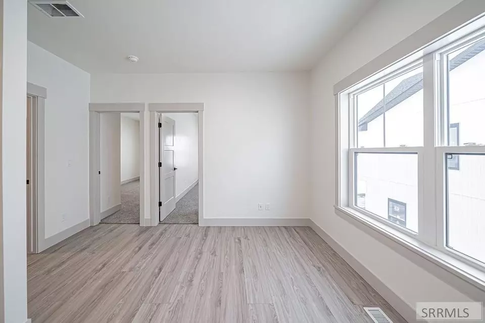 Bedroom - 5107 N Beach Dr, Idaho Falls, ID 83401 photo 1 of 5