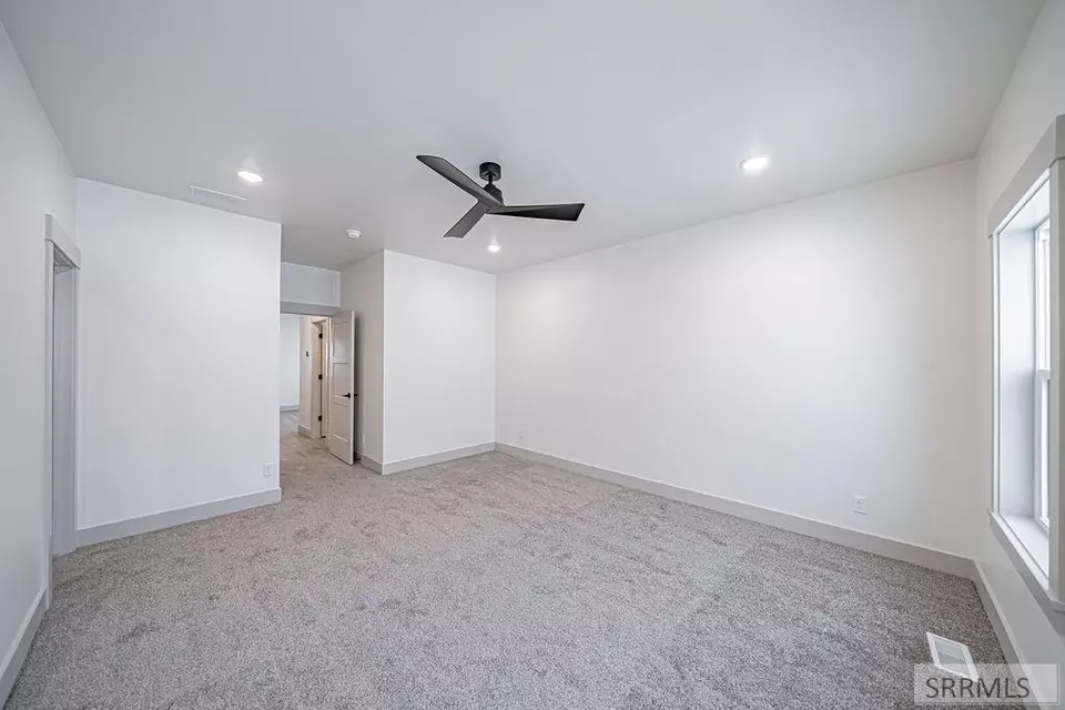 Bedroom - 5107 N Beach Dr, Idaho Falls, ID 83401 photo 3 of 5