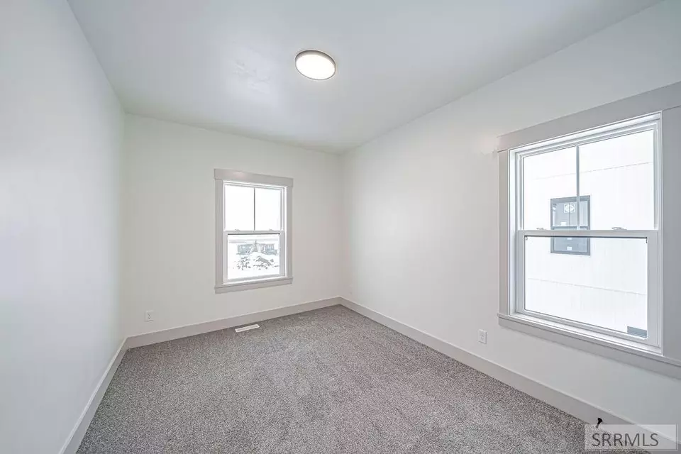 Bedroom - 5107 N Beach Dr, Idaho Falls, ID 83401 photo 4 of 5