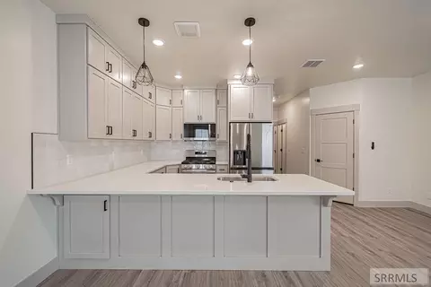 Kitchen - 5107 N Beach Dr, Idaho Falls, ID 83401 photo 1 of 4