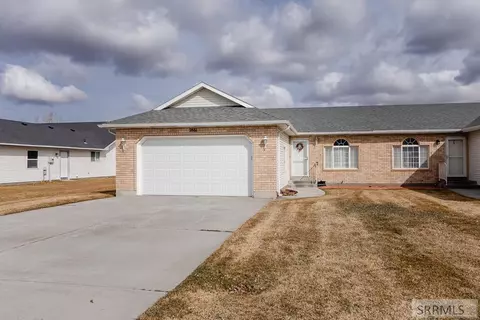 2881 E Chasewood Dr, Ammon, ID 83406 photo 1