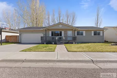 325 Madsen Ave, Rigby, ID 83442 photo 1